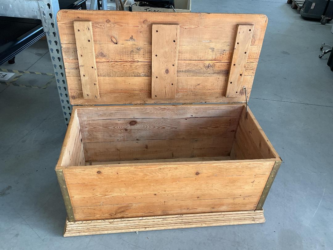Photo '11' of Wooden-Like Blanket Box