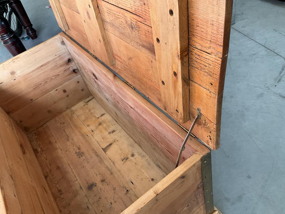 Photo '14' of Wooden-Like Blanket Box