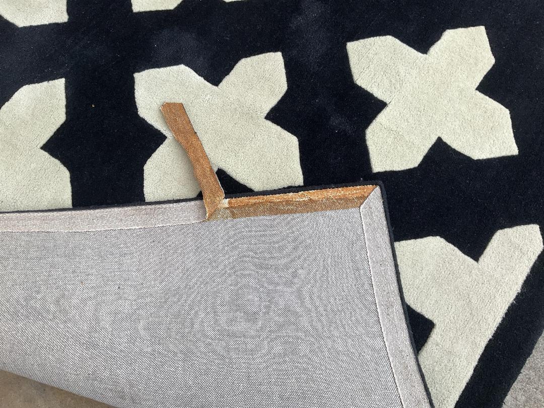 Photo '5' of Black & White Rug