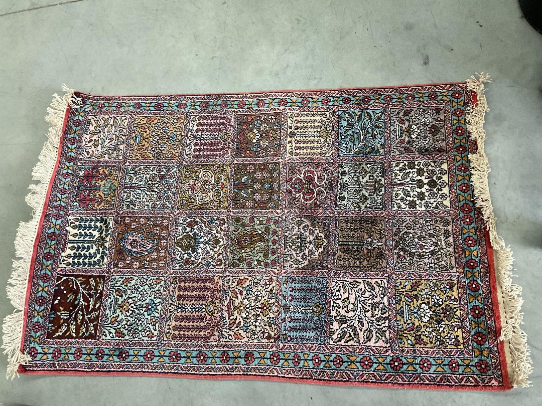 Photo '2' of 2x Rugs/Mats