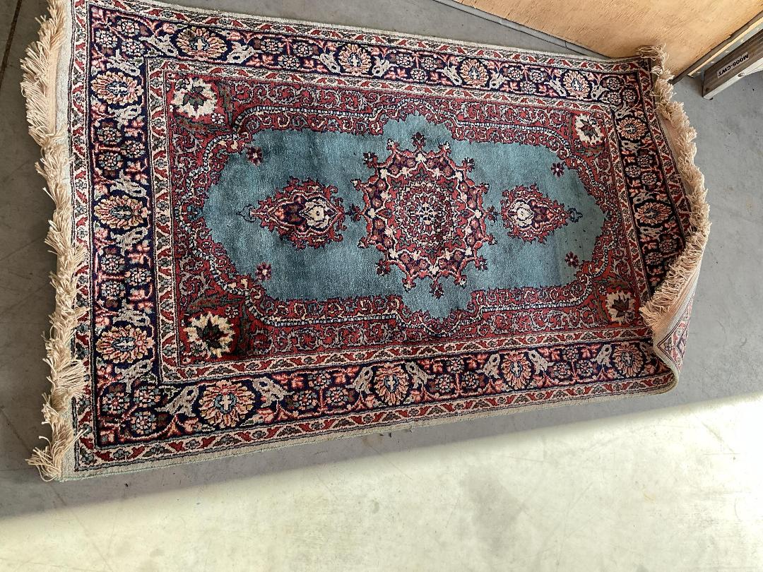 Photo '5' of 3x Rugs/Mats