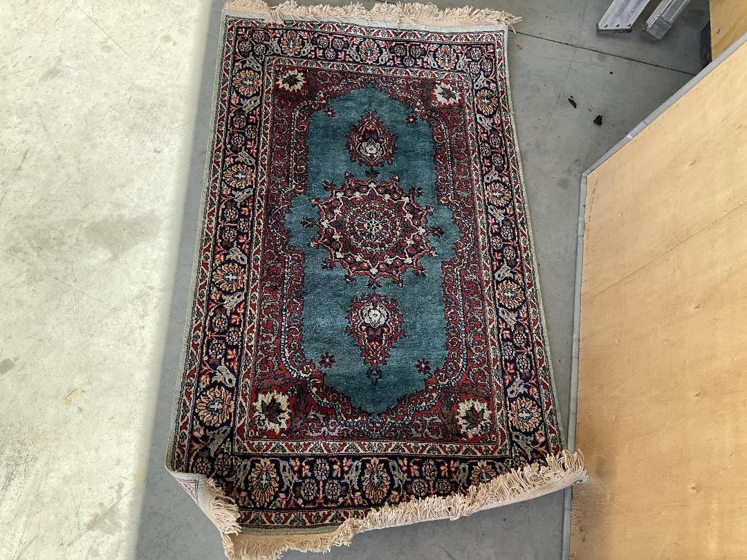 Photo '6' of 3x Rugs/Mats