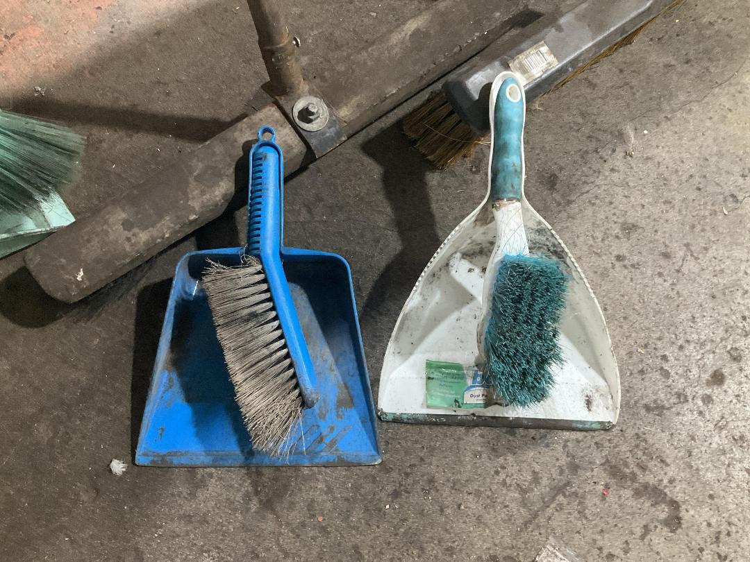 Photo '3' of Brooms and Dustpans Photo '3' of Brooms and Dustpans