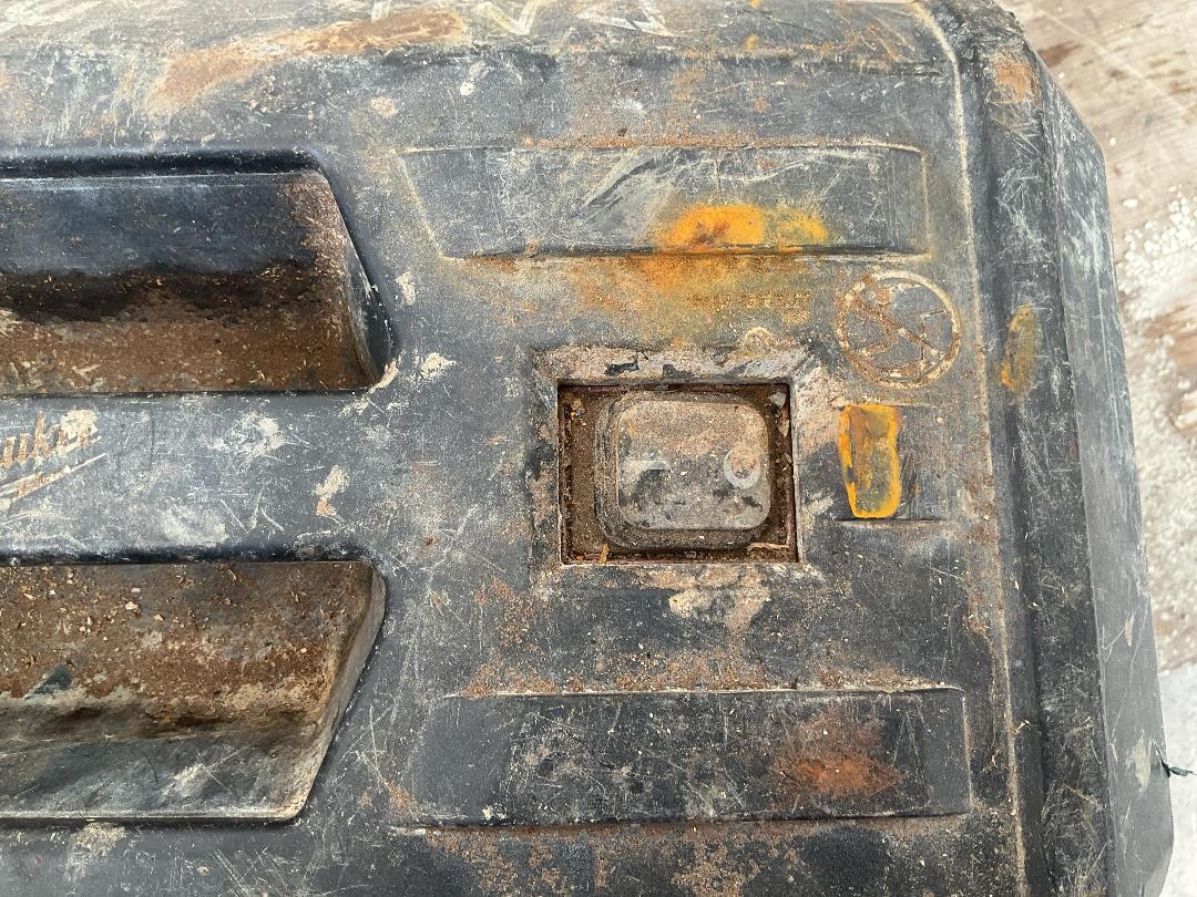 Photo '7' of Milwaukee M18 Wet/Dry Vacuum 18V