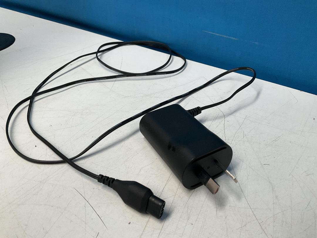 Photo '7' of Karcher WV2 Premium Cordless Window Vac - Possibly Use for Parts Only Photo '7' of Karcher WV2 Premium Cordless Window Vac - Possibly Use for Parts Only