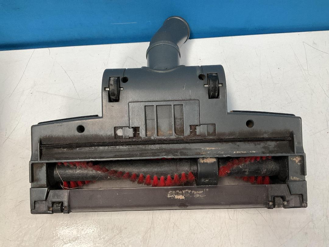 Photo '4' of Hoover Dog and Cat Turbo Vacuum Cleaner - Model 5016 - Bagless Photo '4' of Hoover Dog and Cat Turbo Vacuum Cleaner - Model 5016 - Bagless