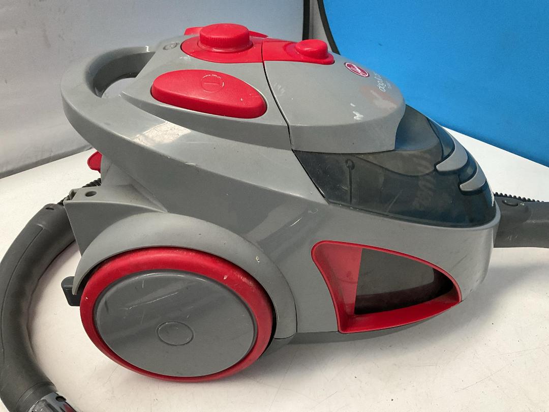 Photo '12' of Hoover Dog and Cat Turbo Vacuum Cleaner - Model 5016 - Bagless Photo '12' of Hoover Dog and Cat Turbo Vacuum Cleaner - Model 5016 - Bagless