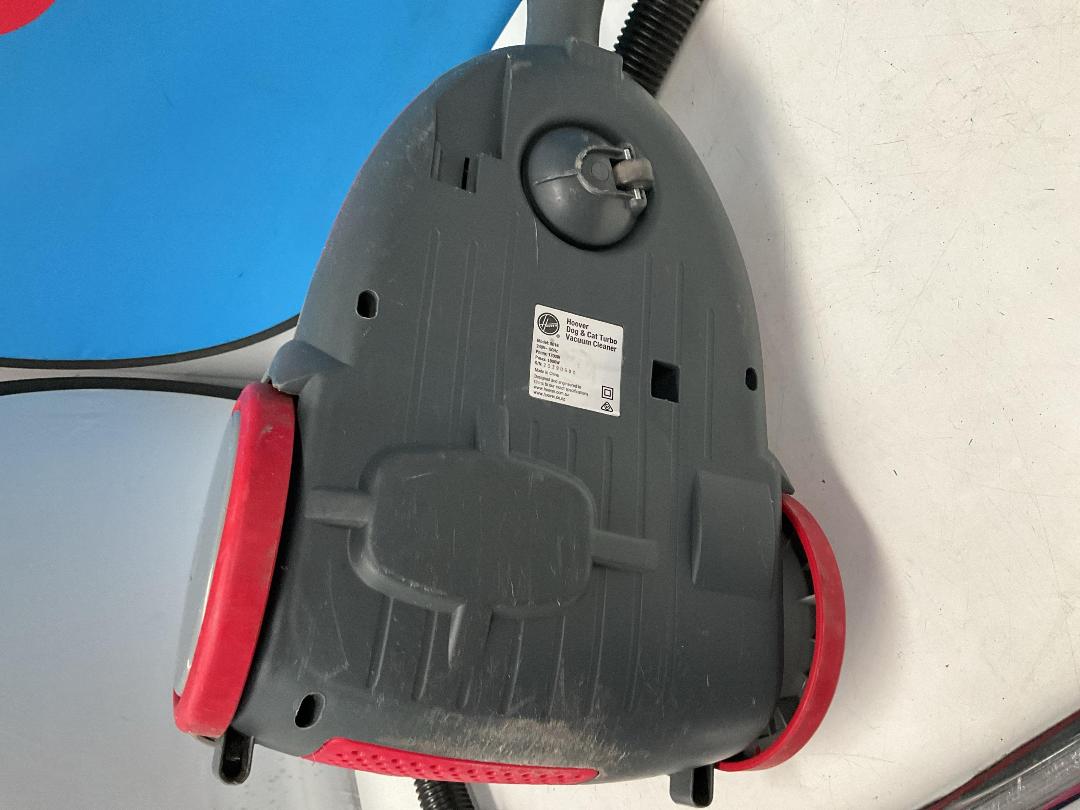 Photo '13' of Hoover Dog and Cat Turbo Vacuum Cleaner - Model 5016 - Bagless Photo '13' of Hoover Dog and Cat Turbo Vacuum Cleaner - Model 5016 - Bagless