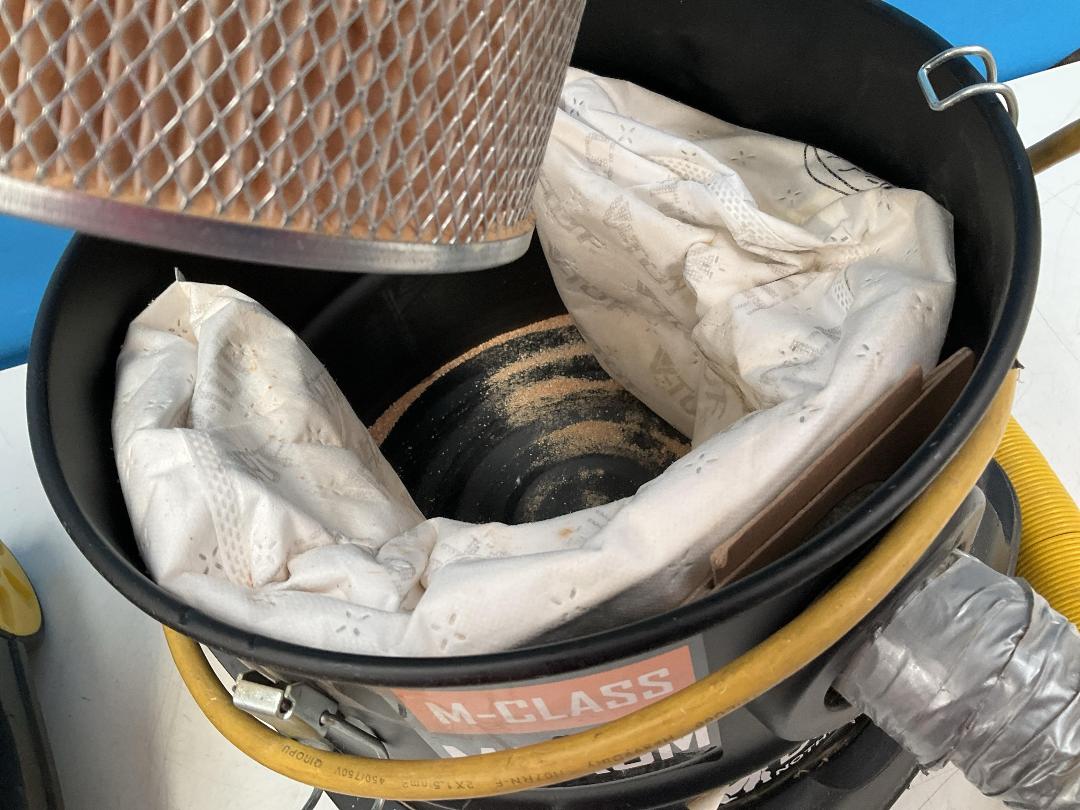 Photo '28' of 2x Hepa Vac Model 21372 M-Class Maxum - Possibly Use for Parts Only