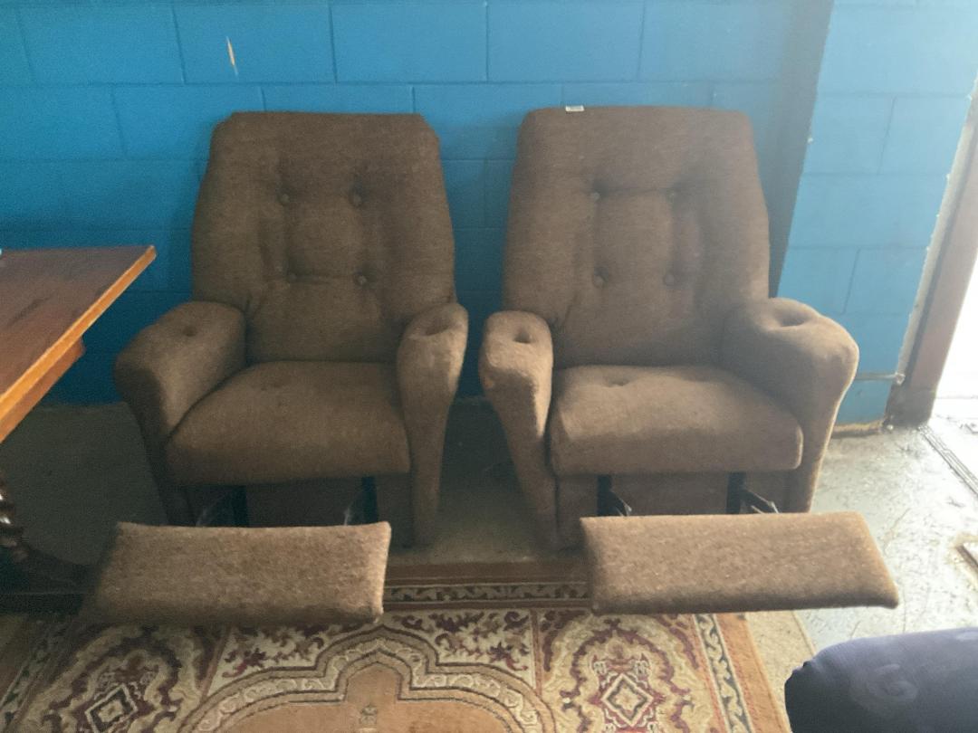 Photo '3' of 2 Seater Lounge Chairs
