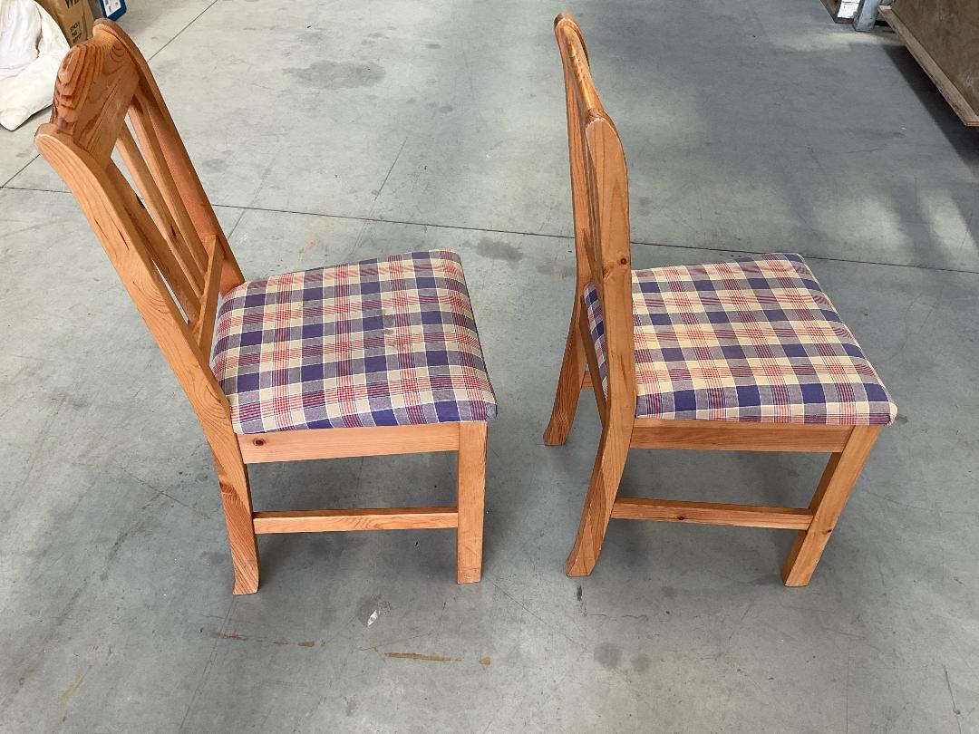 Photo '12' of 2x Wooden-Like Dining Chairs