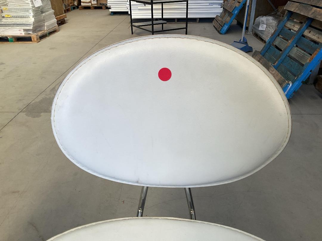 Photo '4' of 2 Bar Stools Photo '4' of 2 Bar Stools