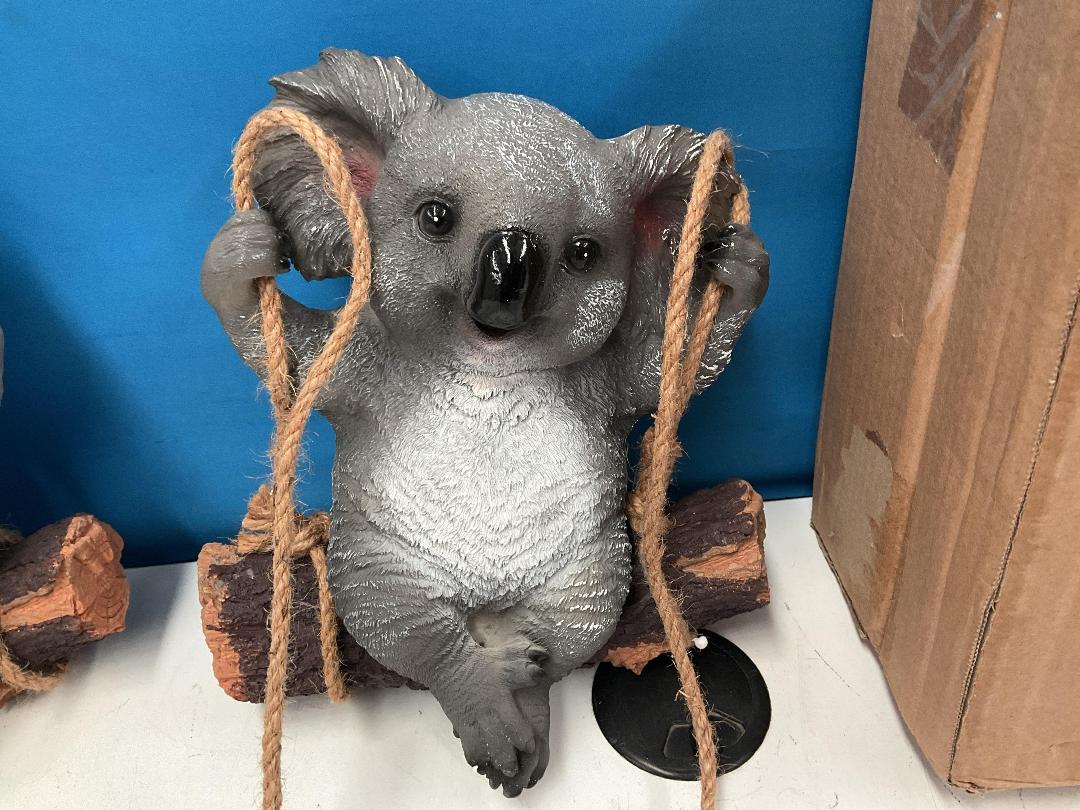 Photo '4' of 2x Koala Outdoor Hanging Ornaments *NEW* Photo '4' of 2x Koala Outdoor Hanging Ornaments *NEW*