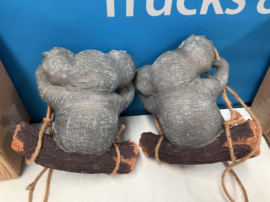Photo '9' of 2x Koala Outdoor Hanging Ornaments *NEW* Photo '9' of 2x Koala Outdoor Hanging Ornaments *NEW*