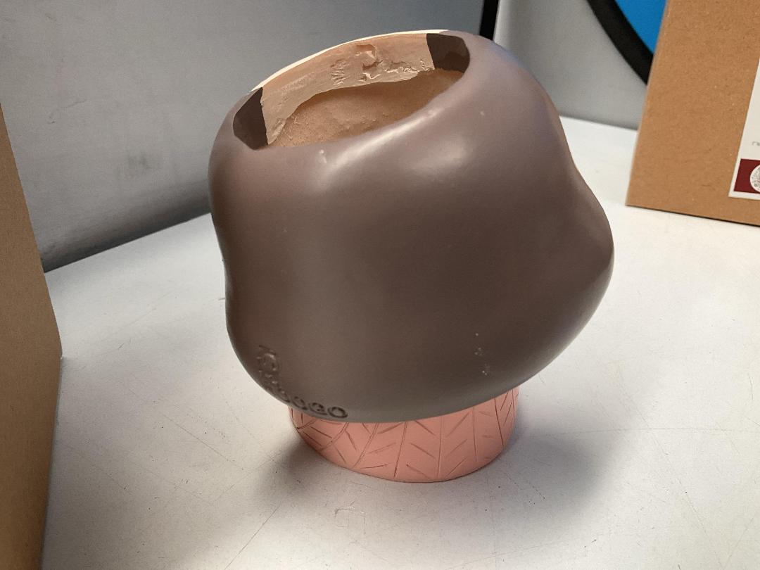 Photo '10' of 8x Resin-Like Girl Planters *NEW* Photo '10' of 8x Resin-Like Girl Planters *NEW*