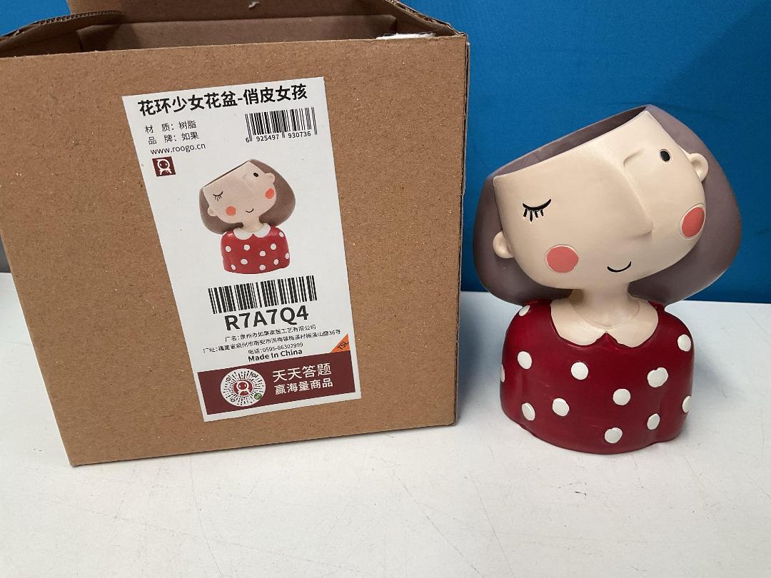 Photo '11' of 8x Resin-Like Girl Planters *NEW* Photo '11' of 8x Resin-Like Girl Planters *NEW*