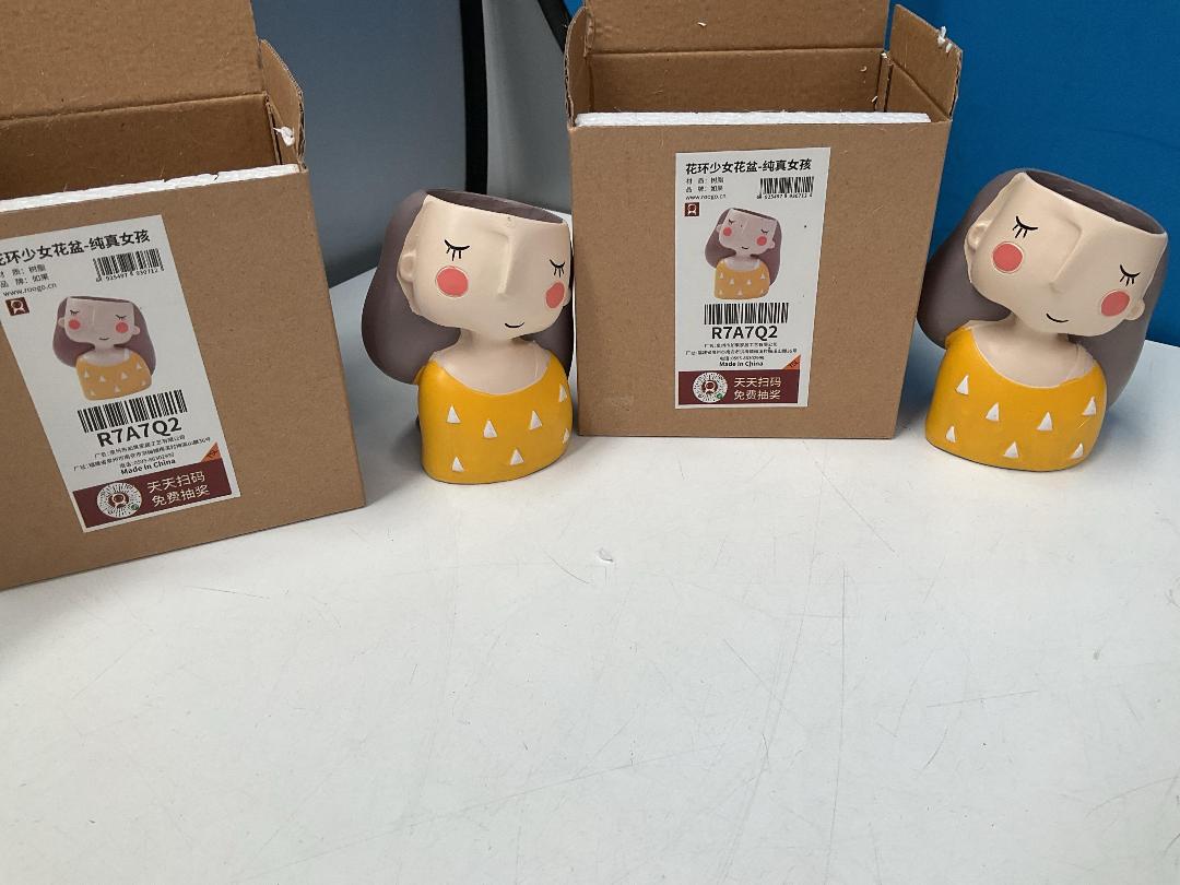 Photo '14' of 8x Resin-Like Girl Planters *NEW* Photo '14' of 8x Resin-Like Girl Planters *NEW*