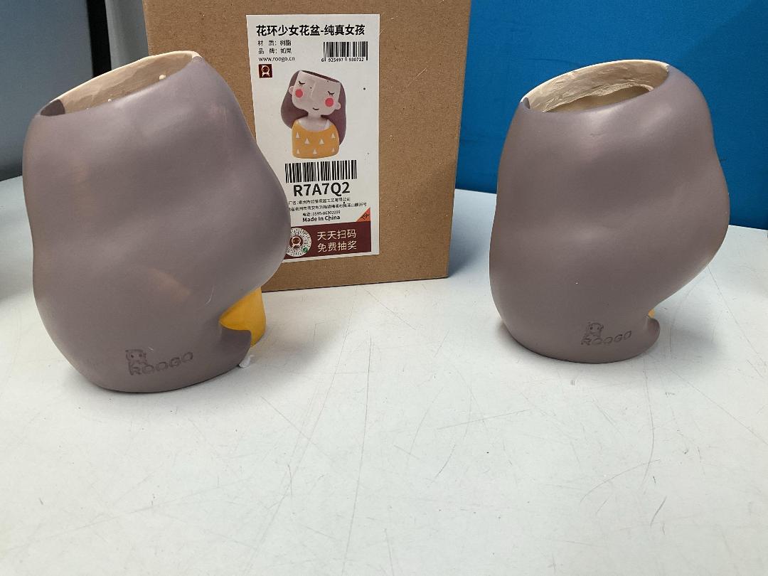 Photo '16' of 8x Resin-Like Girl Planters *NEW* Photo '16' of 8x Resin-Like Girl Planters *NEW*