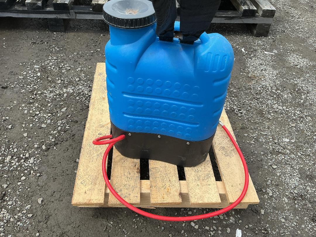 Photo '3' of CTI Electric Sprayer Photo '3' of CTI Electric Sprayer