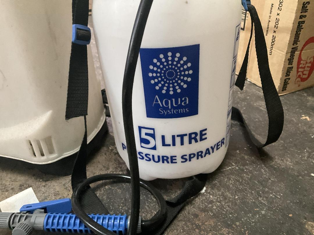 Photo '3' of 2x Gardening Spray Backpacks Photo '3' of 2x Gardening Spray Backpacks