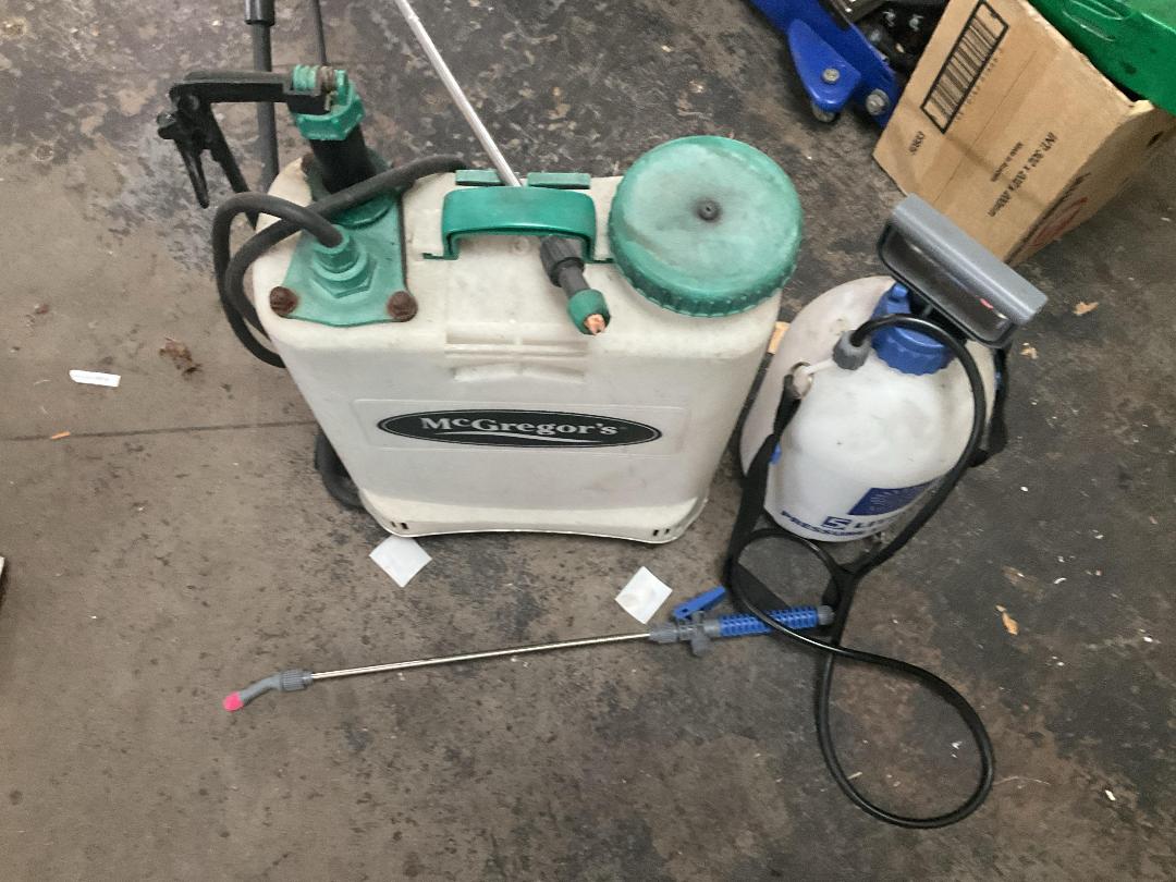 Photo '5' of 2x Gardening Spray Backpacks Photo '5' of 2x Gardening Spray Backpacks