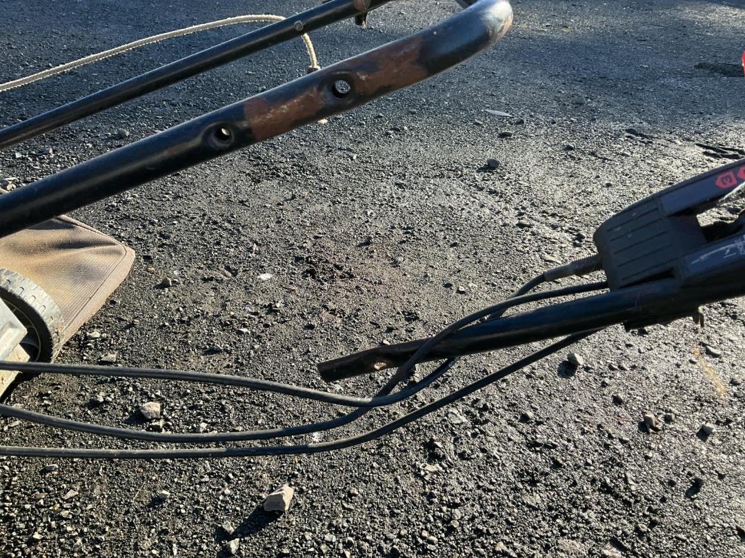 Photo '6' of Honda HRU216D Lawnmower Photo '6' of Honda HRU216D Lawnmower