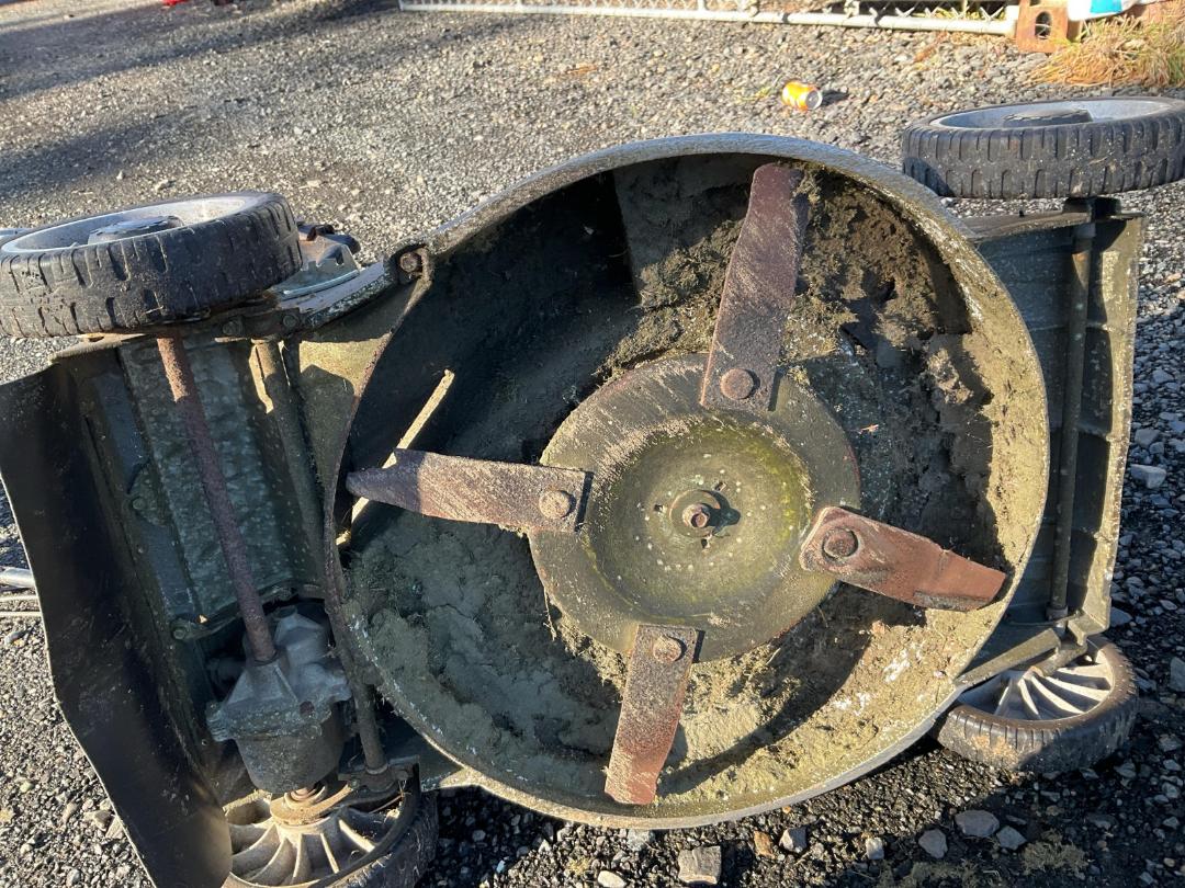 Photo '9' of Honda HRU216D Lawnmower Photo '9' of Honda HRU216D Lawnmower