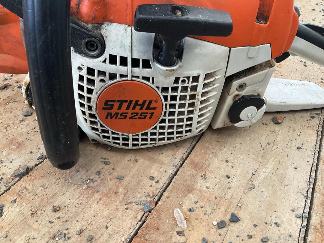 Photo '4' of Stihl MS251c Chain Saw