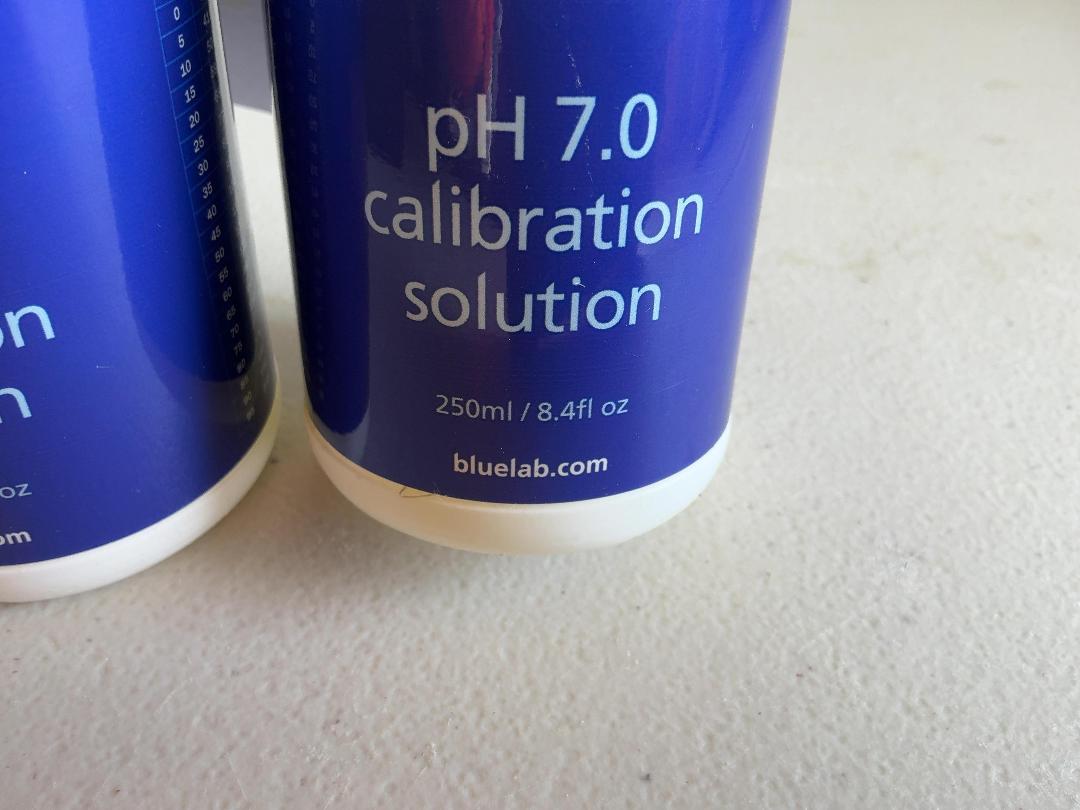 Photo '2' of 2x Bluelab pH 7.0 Calibration Solution (250ml) Photo '2' of 2x Bluelab pH 7.0 Calibration Solution (250ml)