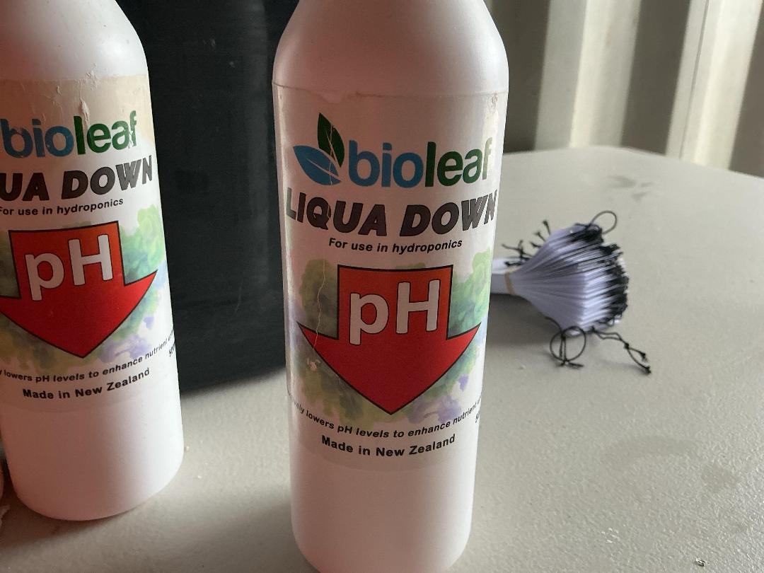 Photo '2' of 5x Bioleaf Liqua Down pH Lower Solution (500ml) Photo '2' of 5x Bioleaf Liqua Down pH Lower Solution (500ml)