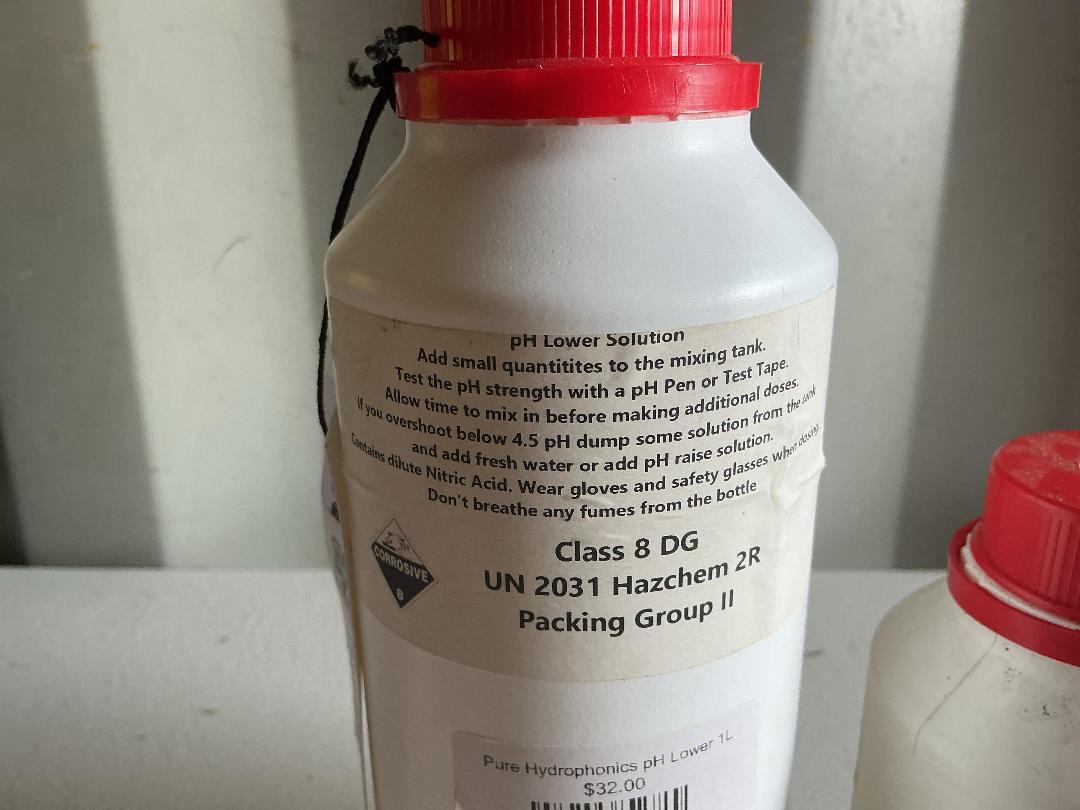 Photo '4' of 2x Pure Hydrophonics pH Lower (1L & 500ml) Photo '4' of 2x Pure Hydrophonics pH Lower (1L & 500ml)
