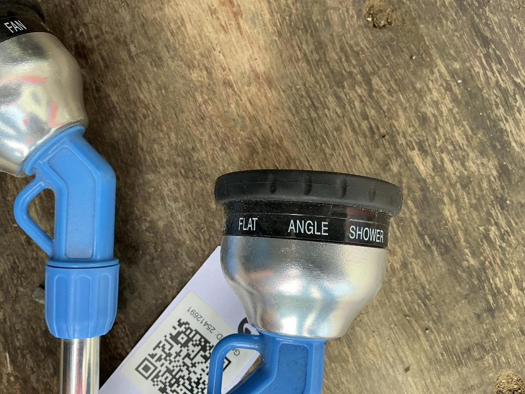 Photo '2' of 2x Hand Water Wands Photo '2' of 2x Hand Water Wands