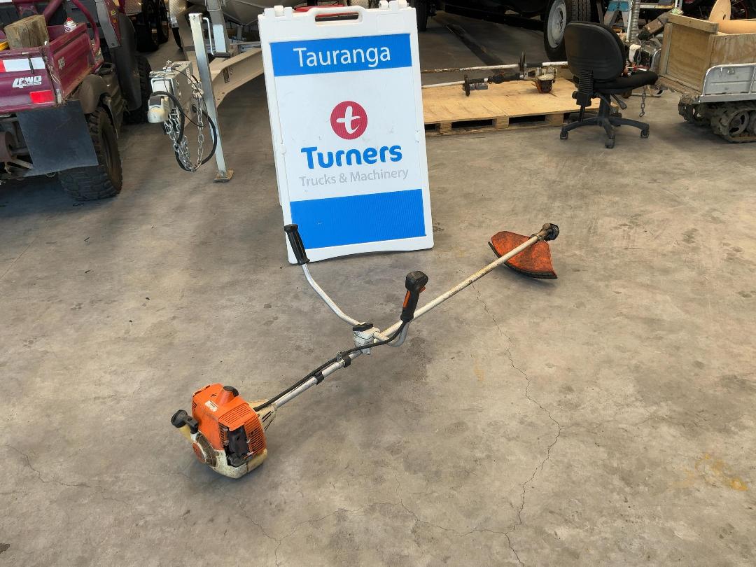 Photo '3' of Stihl FS250 Weed Eater Photo '3' of Stihl FS250 Weed Eater