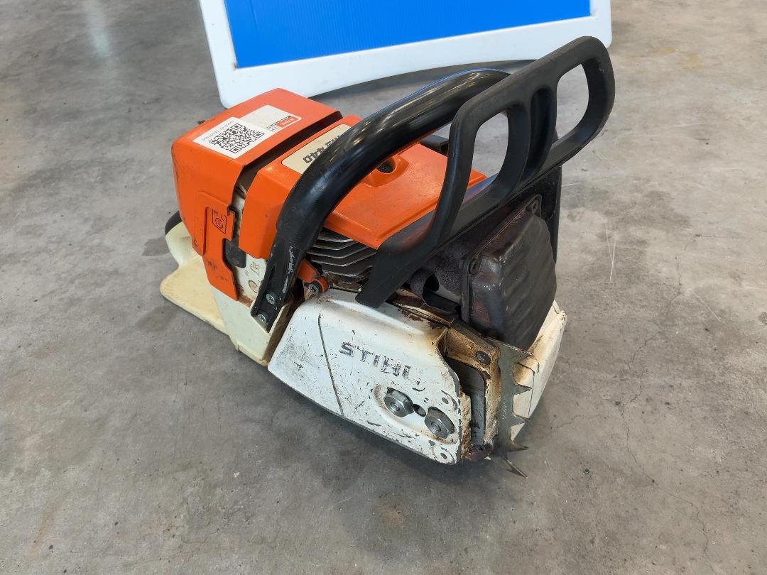 Photo '4' of Stihl MS440 Chainsaw (not complete) Photo '4' of Stihl MS440 Chainsaw (not complete)