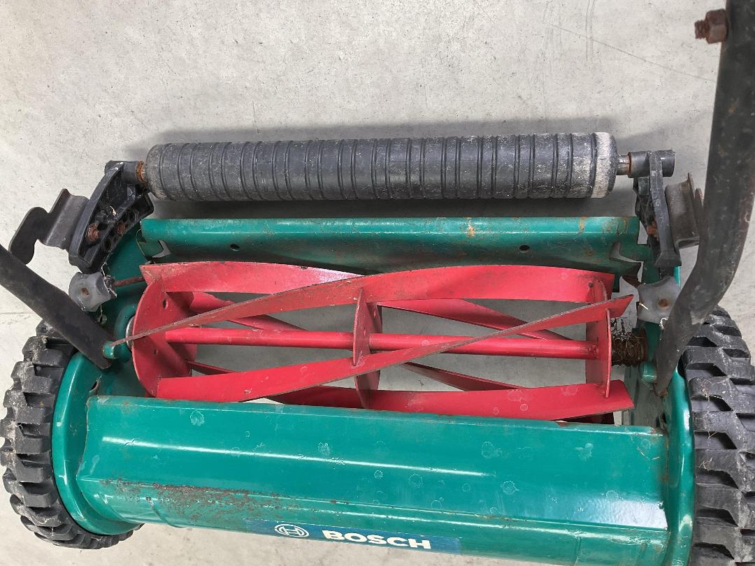 Photo '12' of Bosch Hand Push Mower - Model AHM 38 G