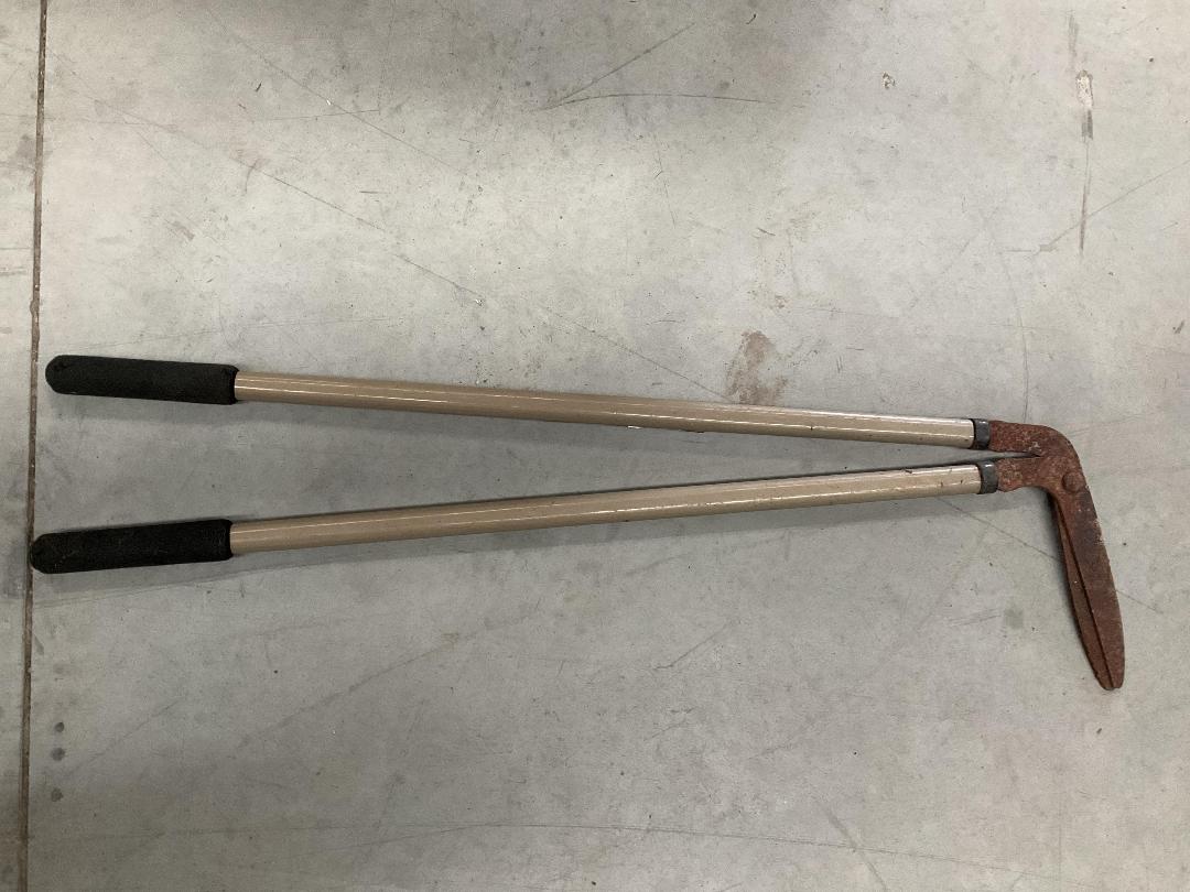 Photo '3' of Garden Tools - Fork, Edging Shear Etc