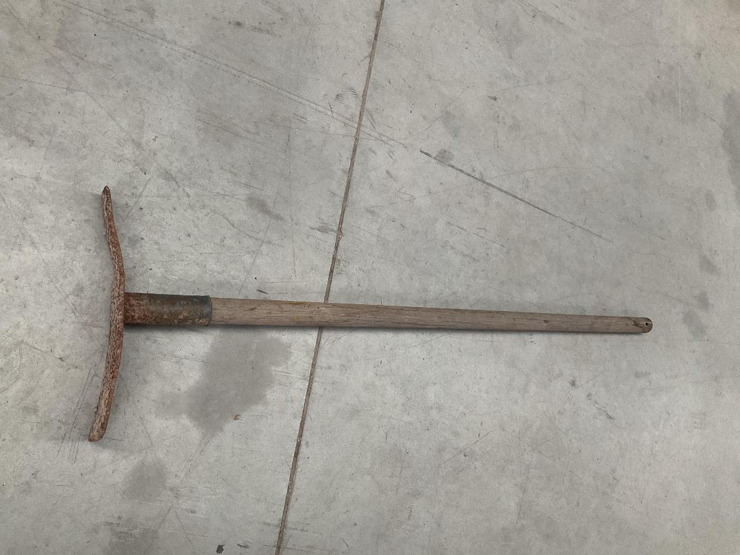 Photo '13' of Garden Tools - Fork, Edging Shear Etc