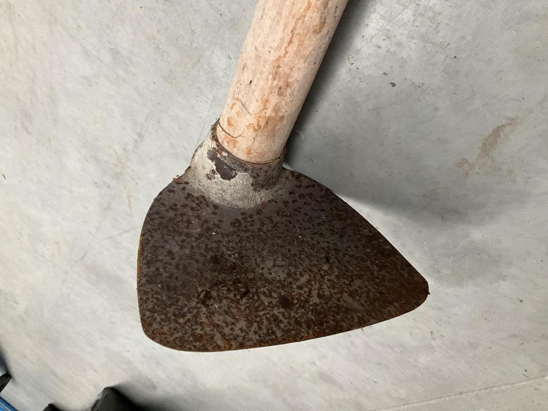 Photo '16' of Garden Tools - Fork, Edging Shear Etc