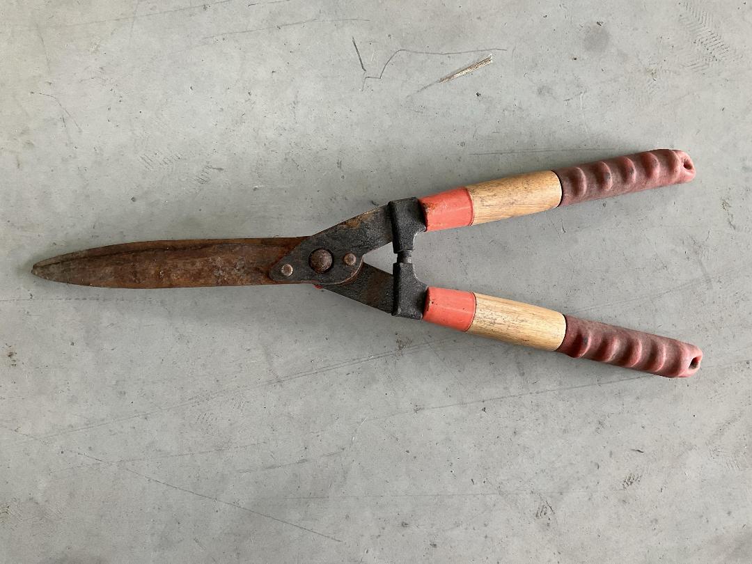 Photo '15' of Garden Tools - Rake, Fork Etc