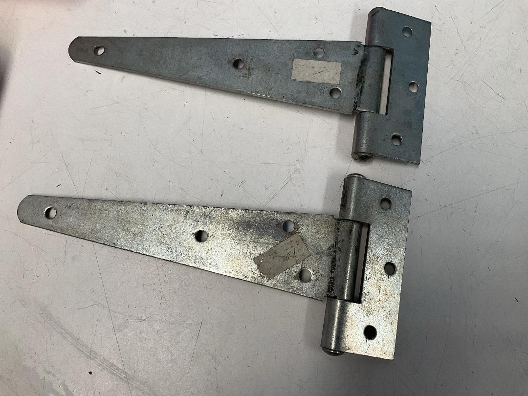 Photo '9' of Hose, Hinges, Lock Etc