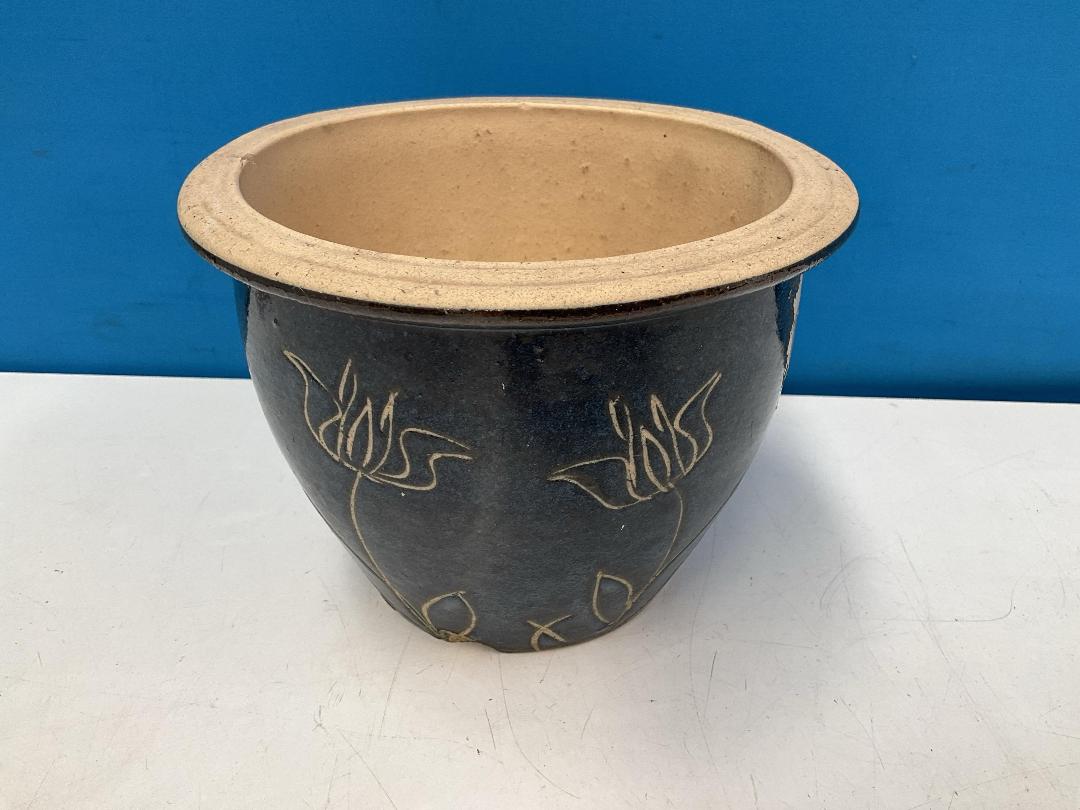 Photo '11' of 2x Garden Pots Photo '11' of 2x Garden Pots