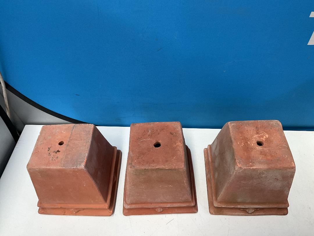 Photo '5' of Assortment of Garden Pots Photo '5' of Assortment of Garden Pots