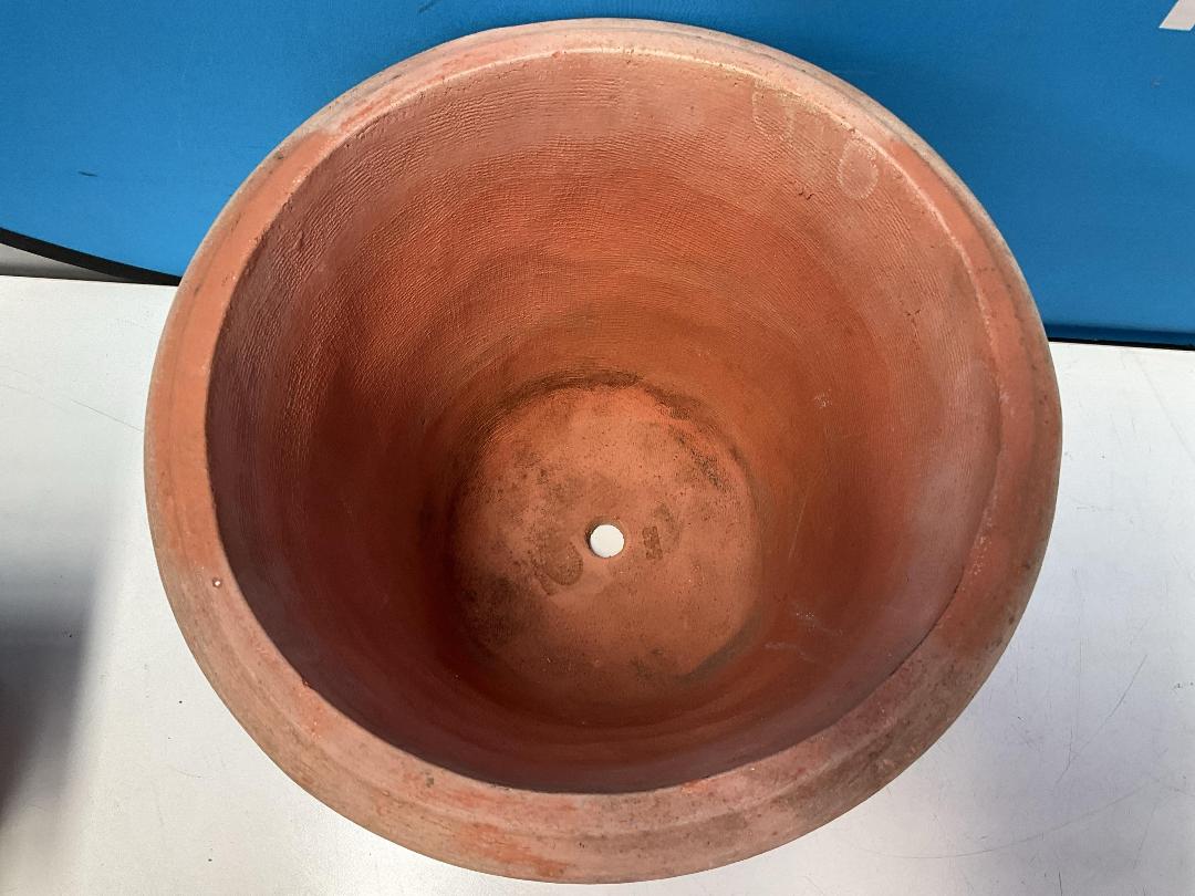 Photo '16' of Assortment of Garden Pots Photo '16' of Assortment of Garden Pots