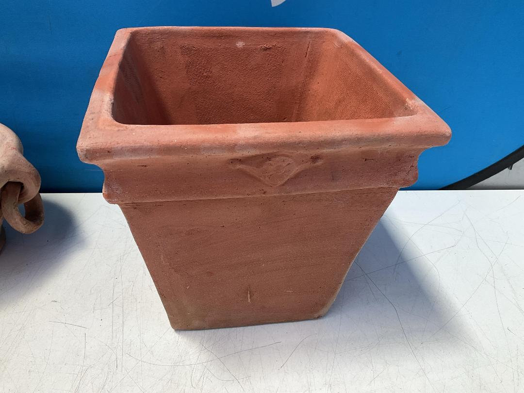 Photo '4' of 3x Terracotta Coloured Pots