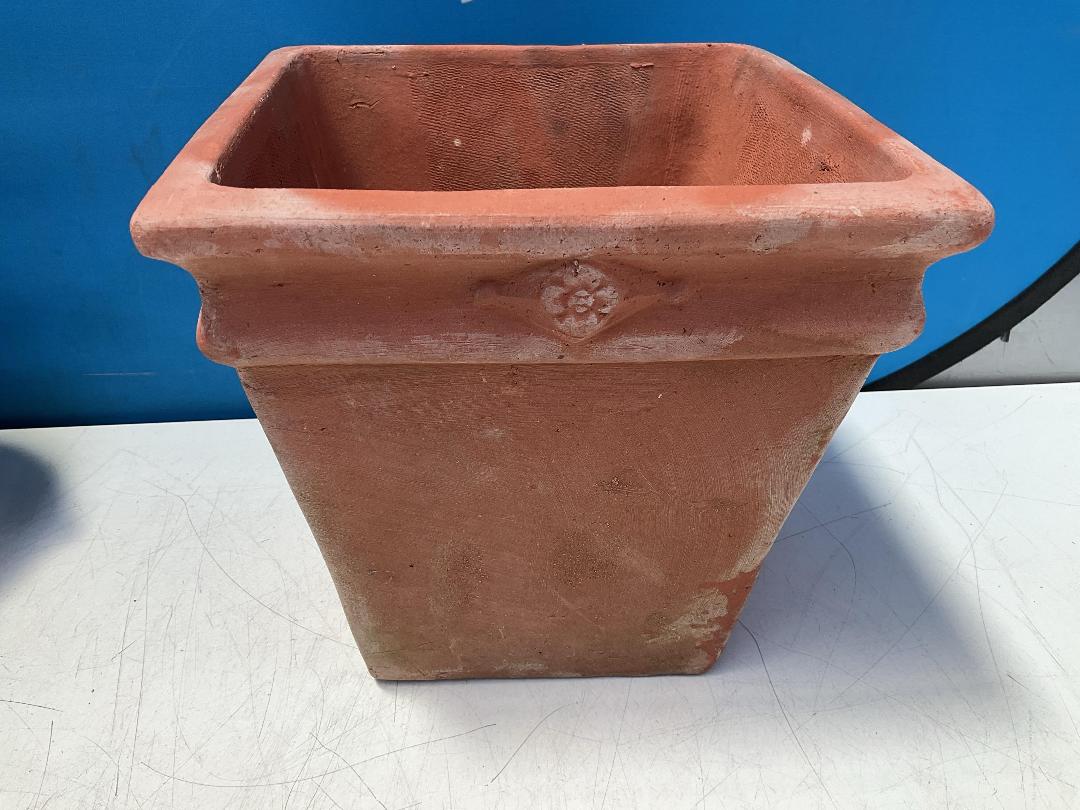 Photo '5' of 3x Terracotta Coloured Pots