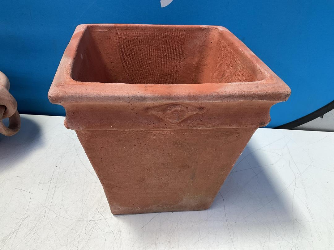 Photo '3' of 3x Terracotta Coloured Pots