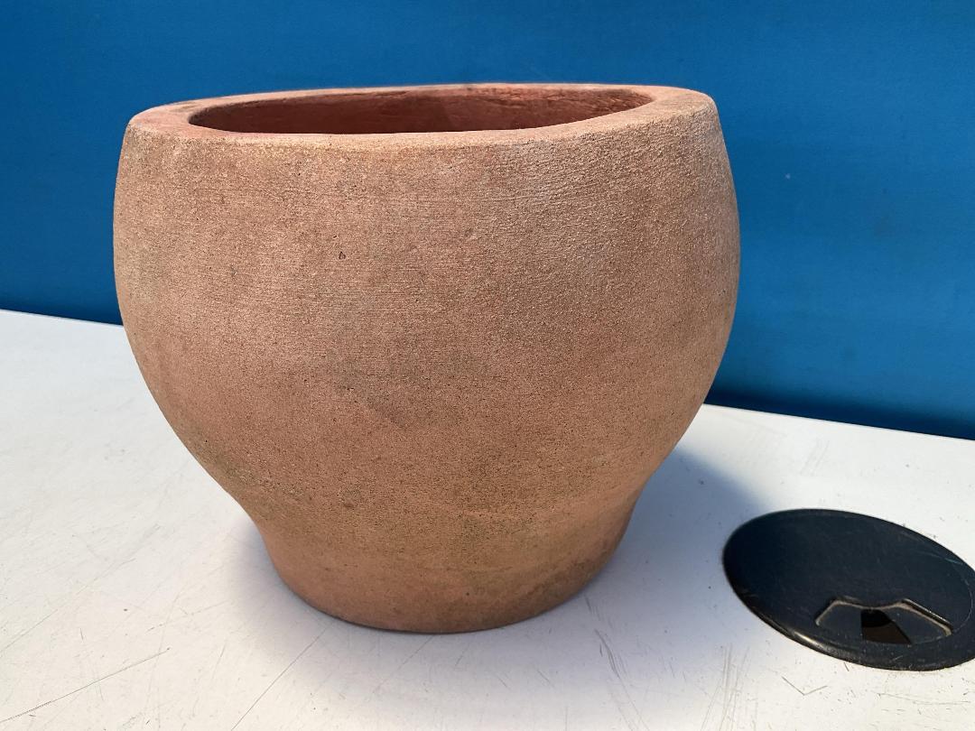 Photo '14' of 3x Terracotta Coloured Pots