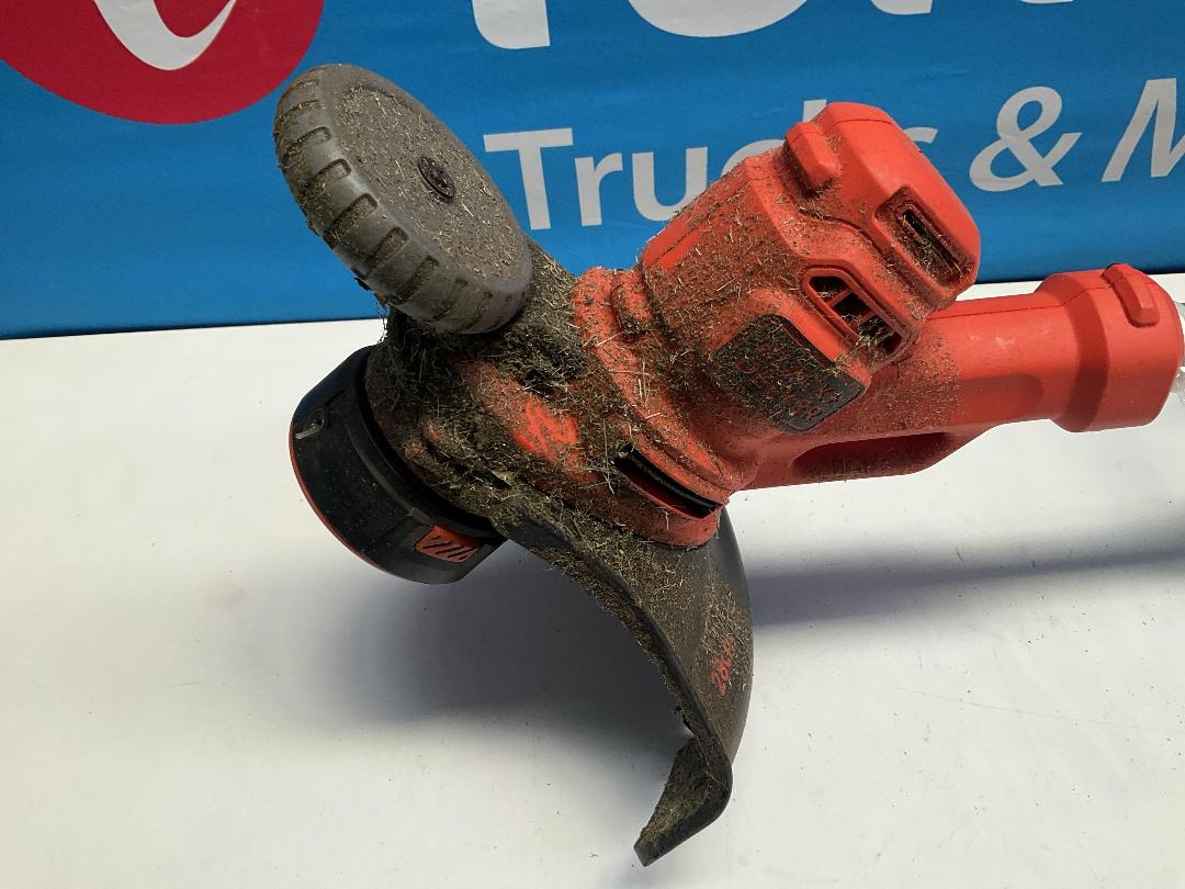 Photo '2' of Black & Decker Electric Line Trimmer 550W