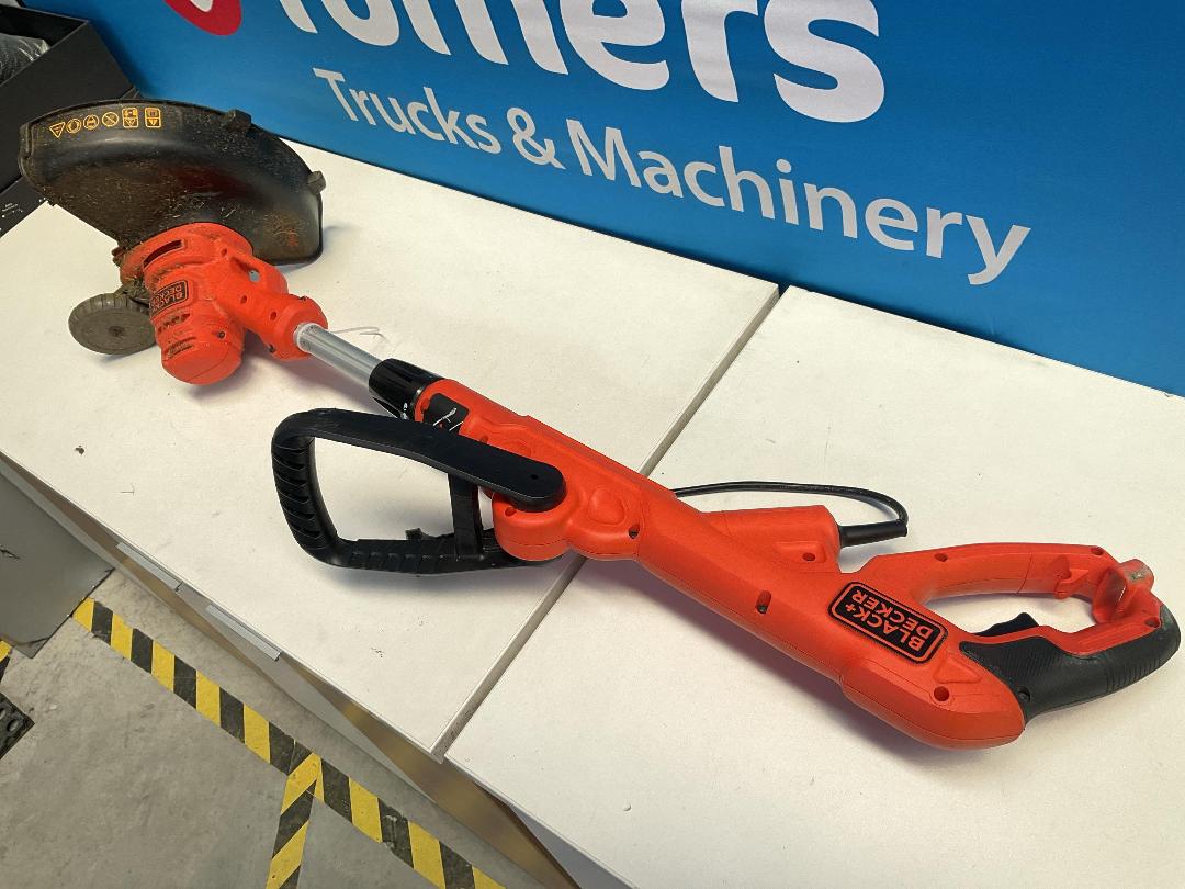 Photo '5' of Black & Decker Electric Line Trimmer 550W