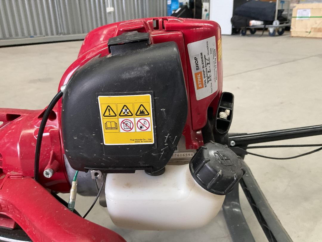 Photo '6' of Atom - 562 Pro Edger - Honda 4 Stroke